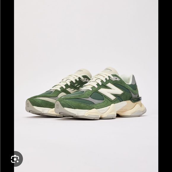 New Balance - Picture 2 of 7